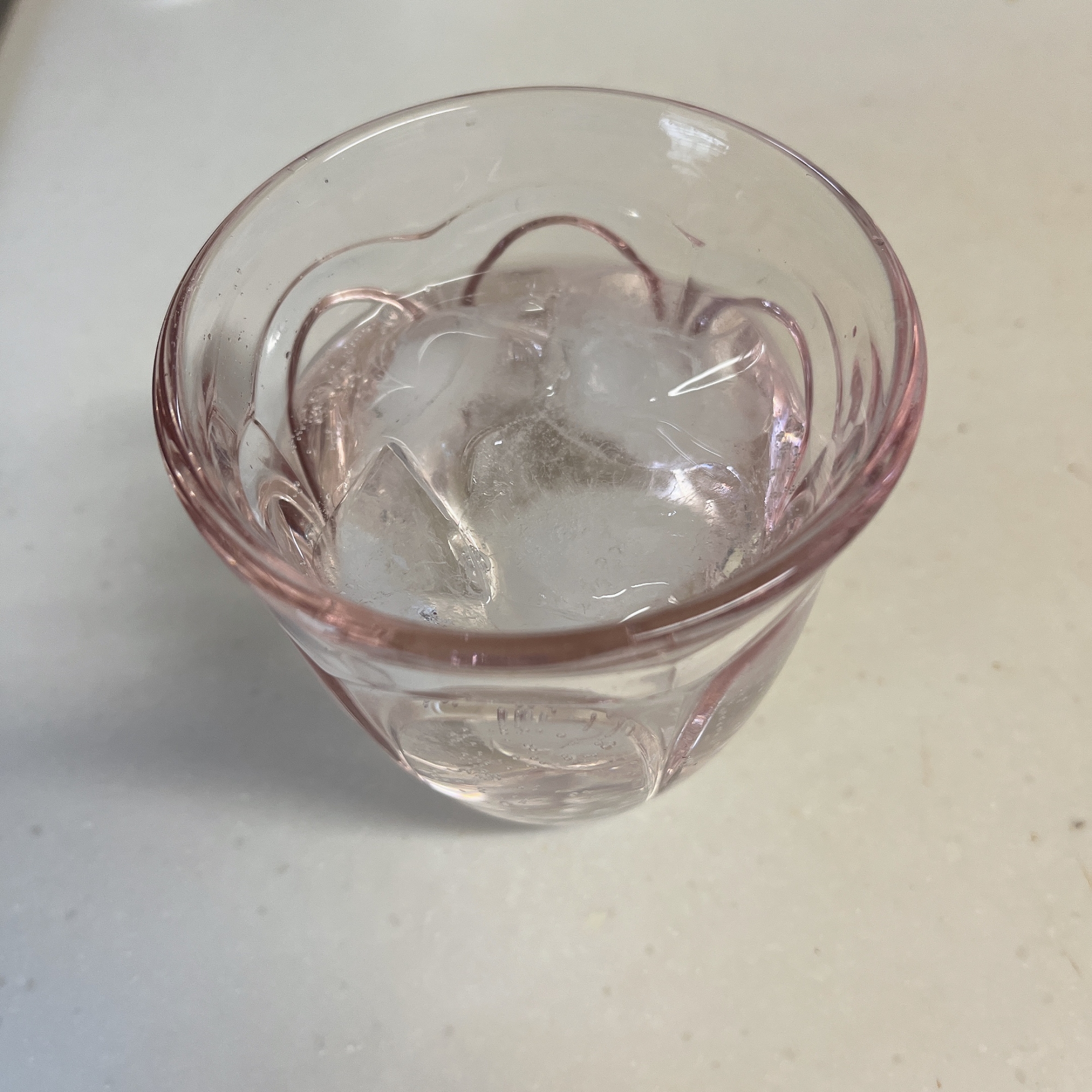 夏の水分補給に♪アイスレモン水