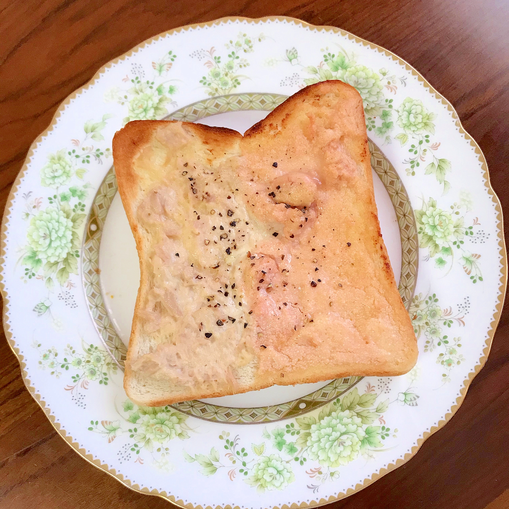 ツナマヨと明太子マヨのWトースト