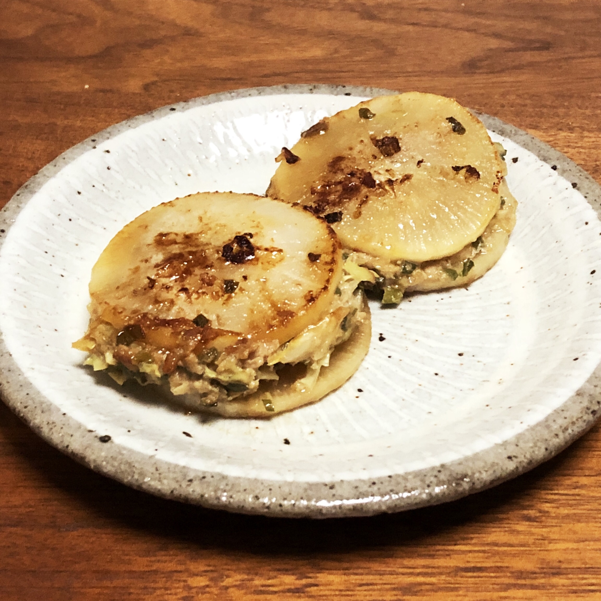 餃子の餡が残ったらコレ！大根のはさみ焼き