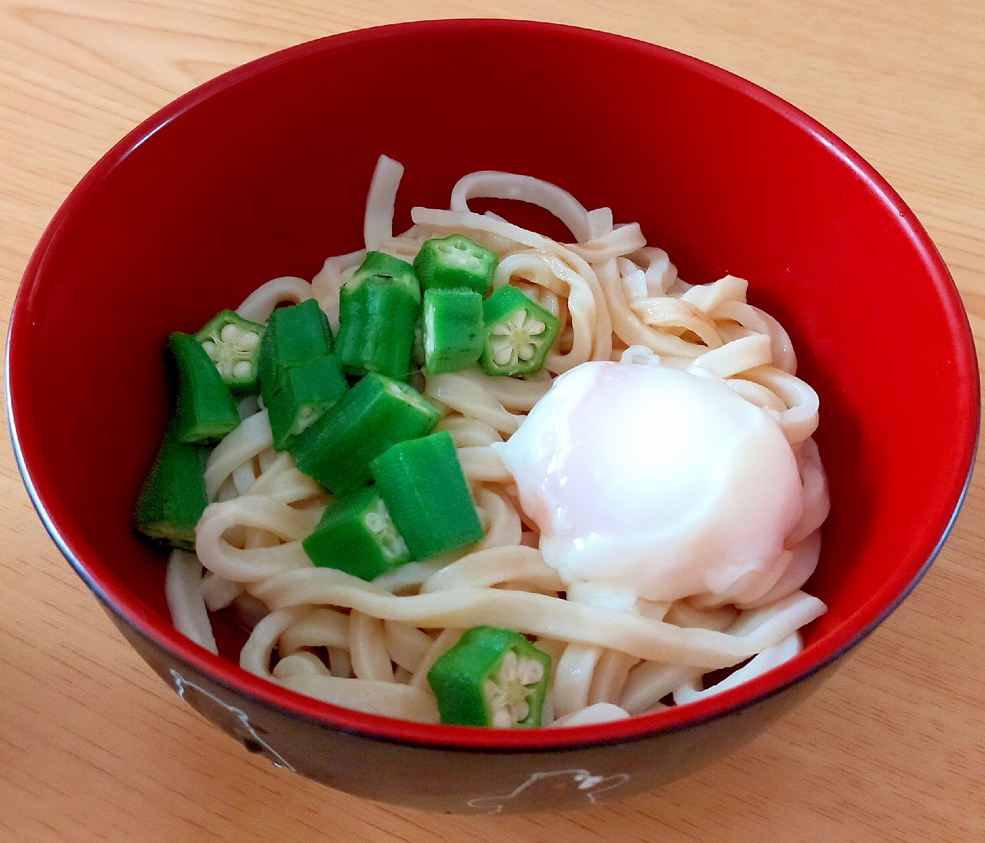 オクラと温玉のぶっかけうどん