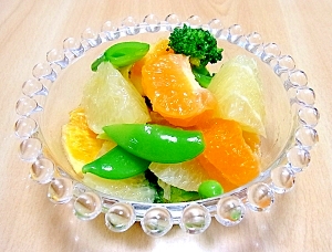 オレンジとグリーン野菜のサラダ