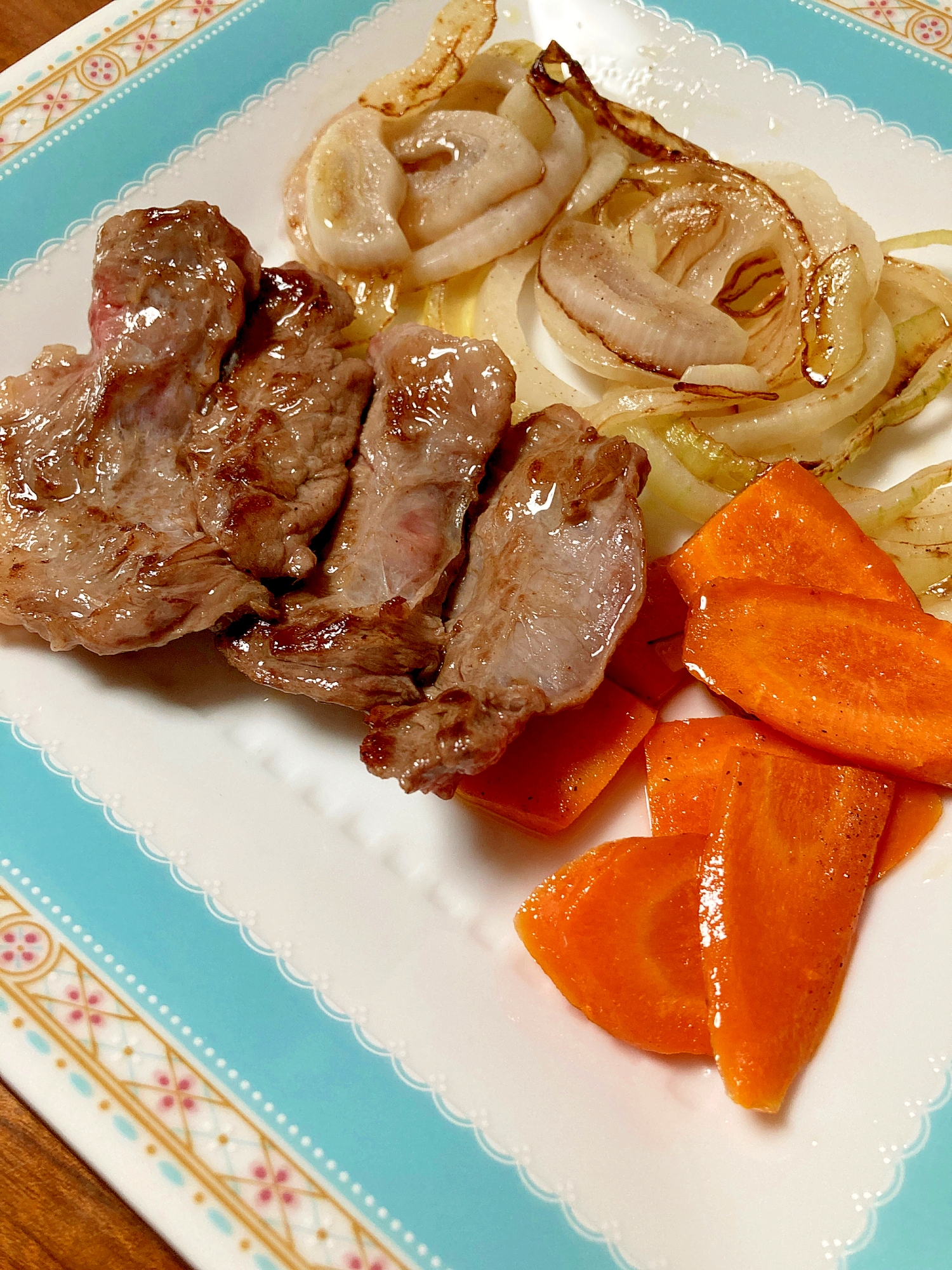 フライパンで作る焼き肉～カルビ・玉ねぎ・人参