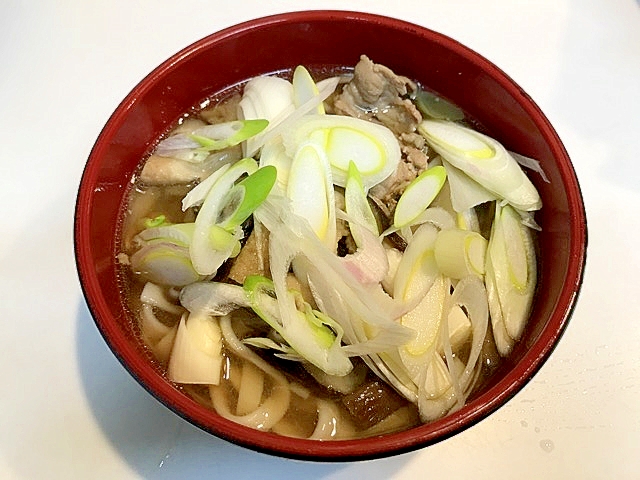 温まります☆赤ねぎと椎茸の肉うどん