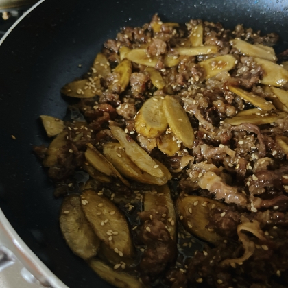 ごはんの進みすぎ注意♡牛肉とごぼうの炒め煮