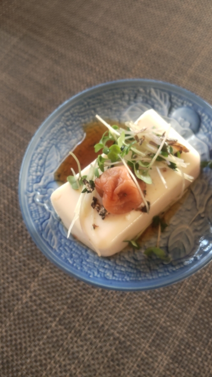 冷奴アレンジ スプラウト塩昆布梅干のせて