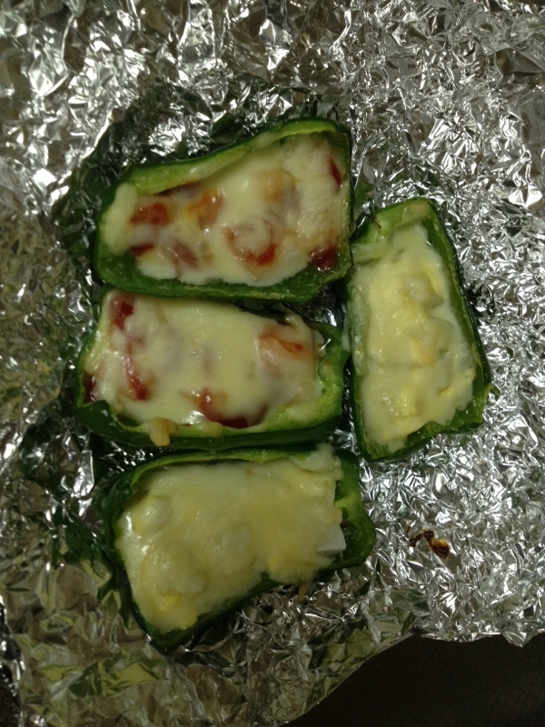 余ったお餅で★ピーマンピザ