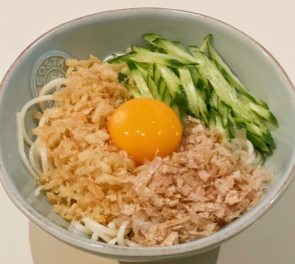 きゅうりと天かすの冷しぶっかけうどん