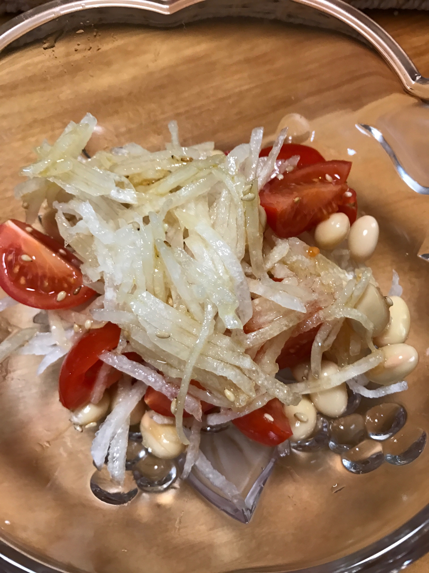 蒸し大豆とミニトマトの大根サラダ