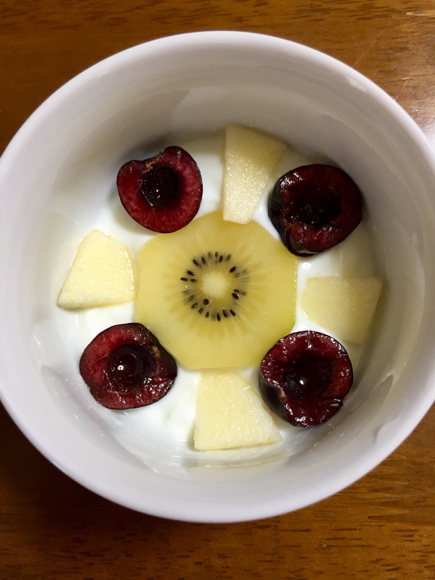 キウイとアメリカンチェリーとりんごの花ヨーグルト レシピ 作り方 By りらっくママ 楽天レシピ