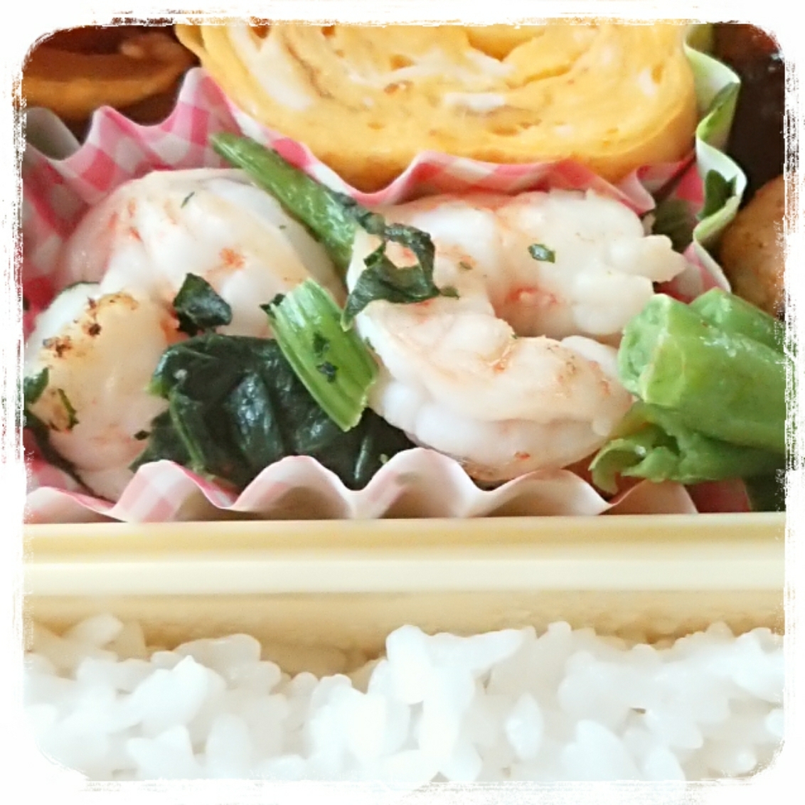 お弁当の隙間おかず☆えびとほうれん草のバターソテー