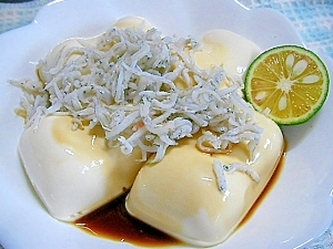 豆腐とジャコをサッパリスダチ醤油で（*^_^*）