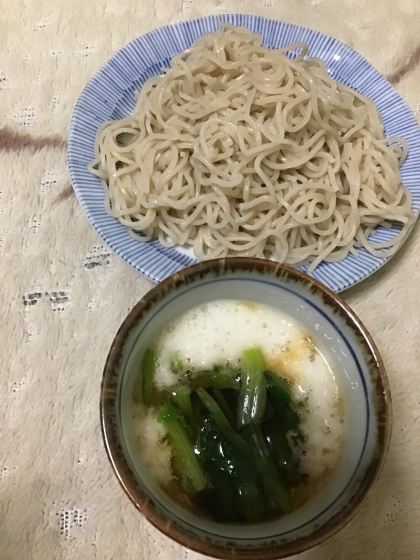 とろろも一緒にツルツル蕎麦