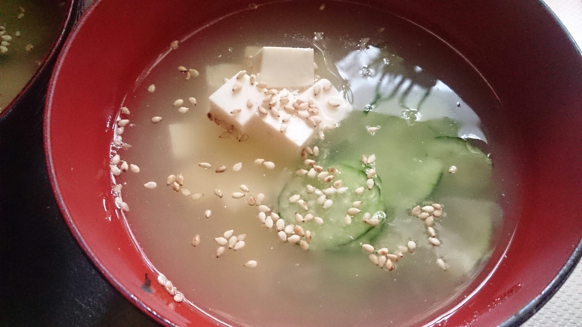 冷たい！きゅうりと豆腐のお味噌汁