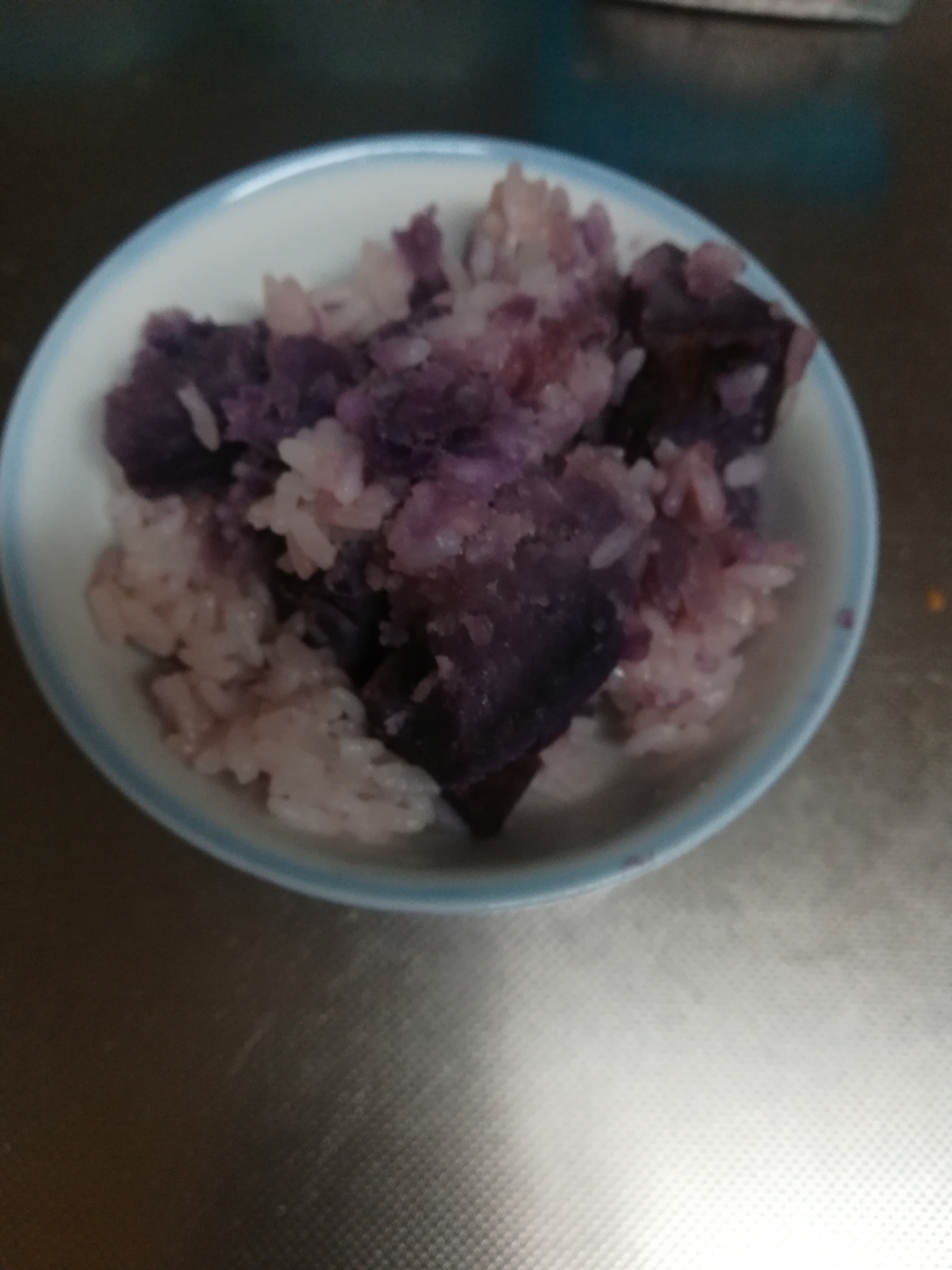 紫芋の芋ご飯
