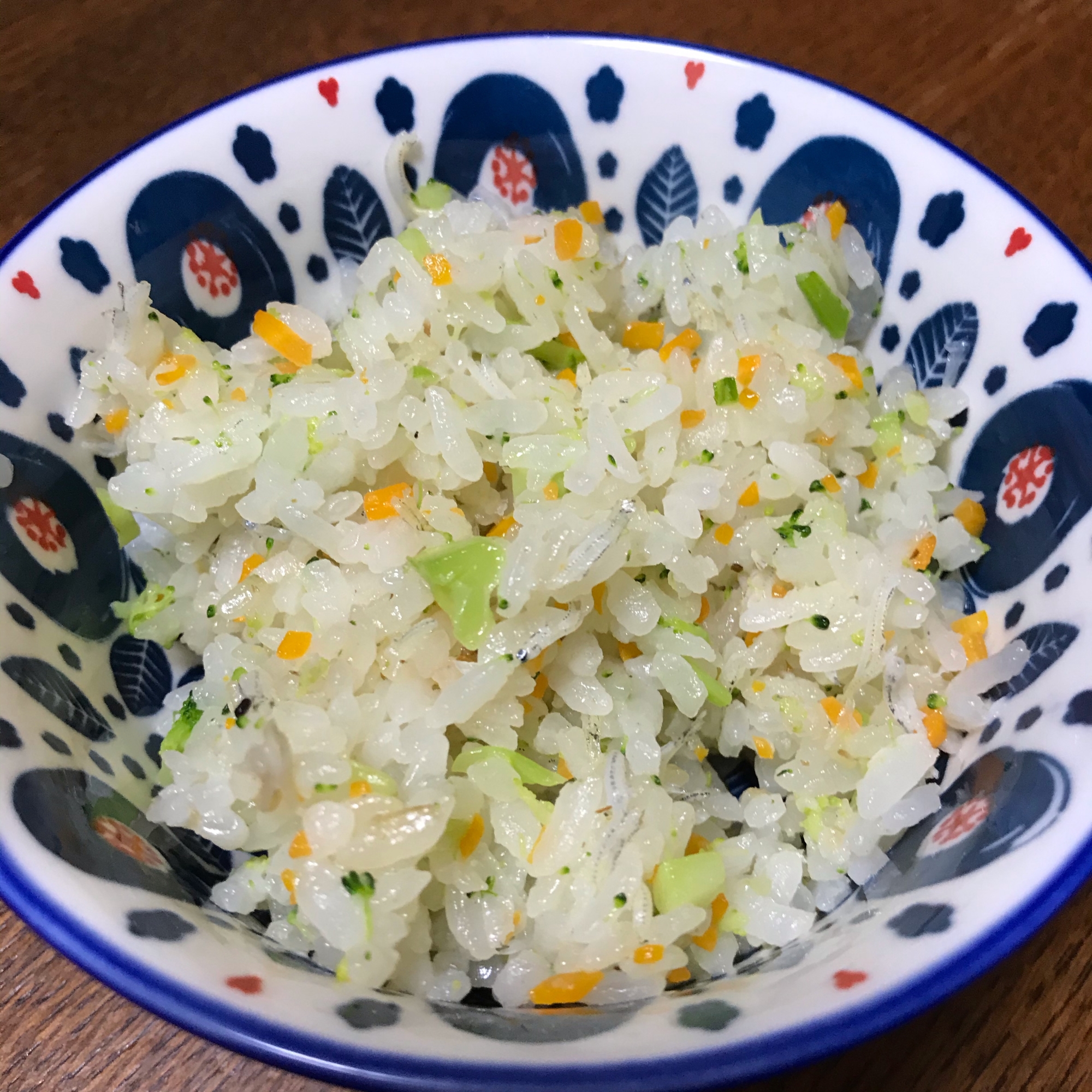 1歳幼児食　野菜とおじゃこの炒飯