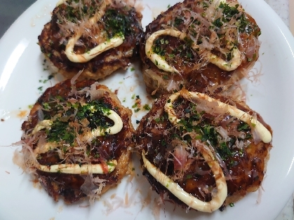 普通のハンバーグに飽きたので作ってみました(^^)ホントにお好み焼きの味がしました！美味しかったです。