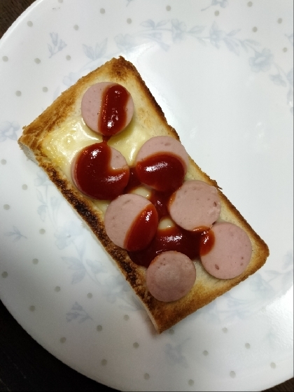 魚肉ソーセージトースト