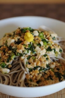 大豆たっぷり!!汁なし蕎麦。