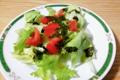 レタスとトマトと海苔のサラダ