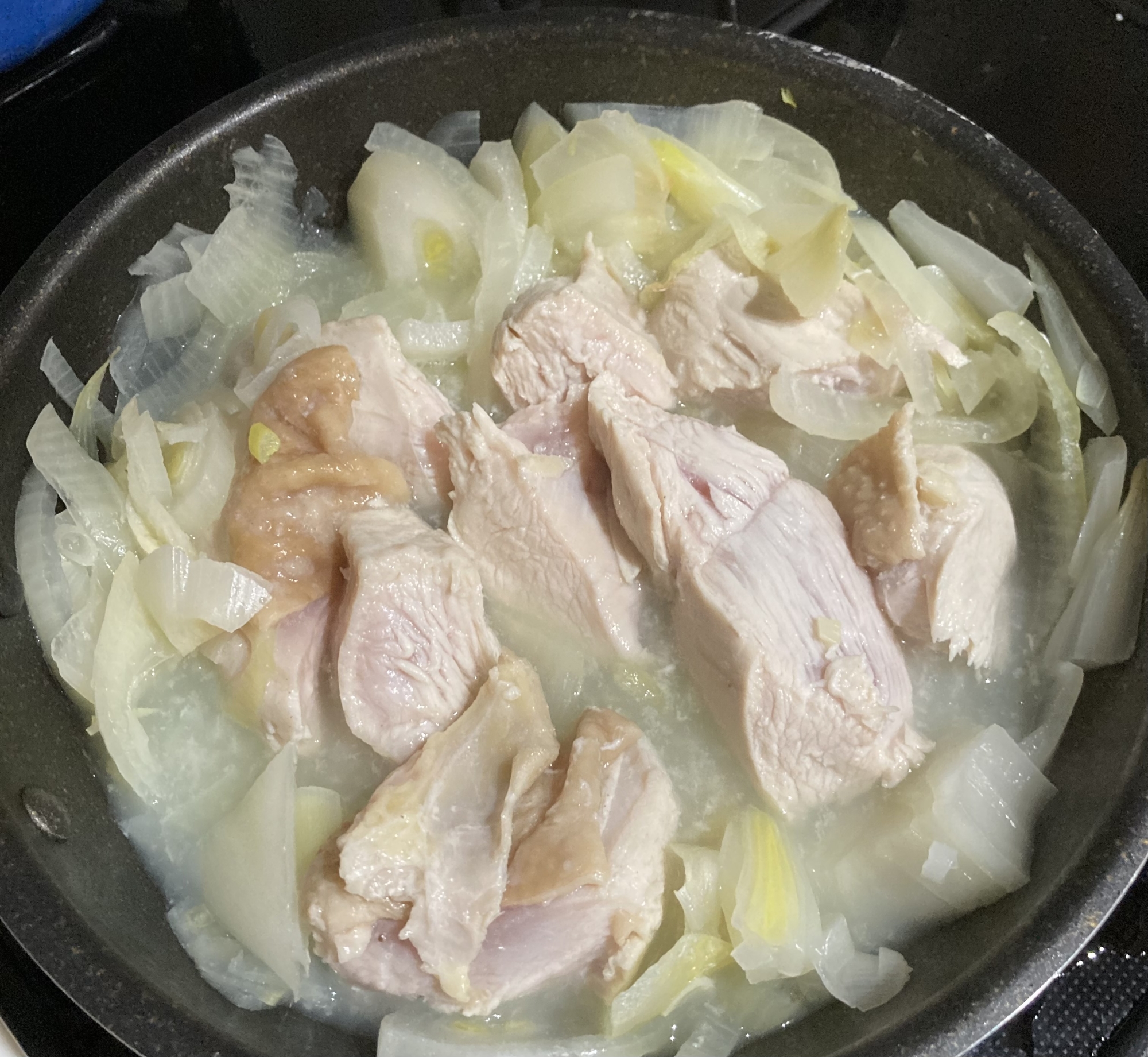 クタクタ鶏胸肉と玉ねぎ塩麹煮込み