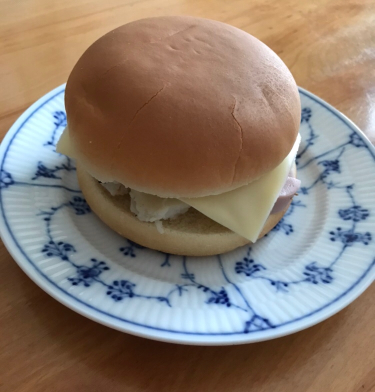 里芋と魚ニソのチーズサンド