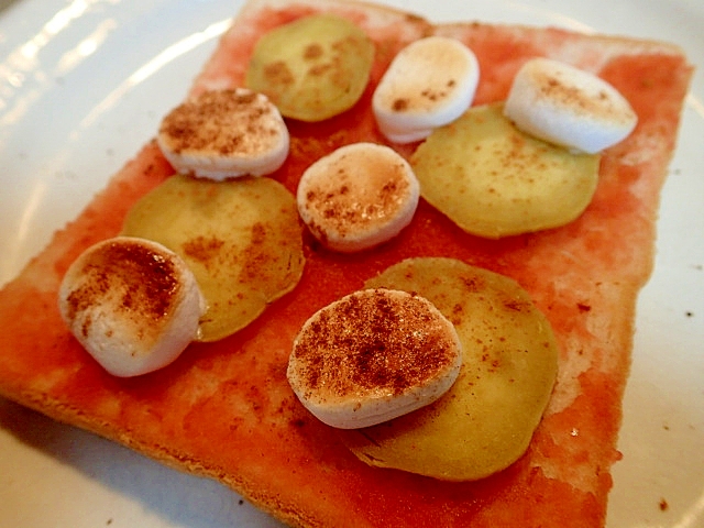 林檎ジャムとさつま芋とマシュマロのトースト♪