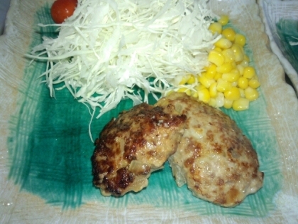 低カロリー☆鶏ミンチと豆腐でヘルシーハンバーグ
