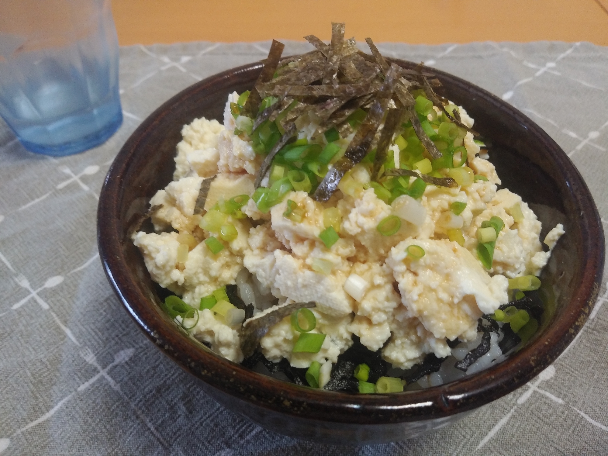 ヘルシーな豆腐塩昆布丼