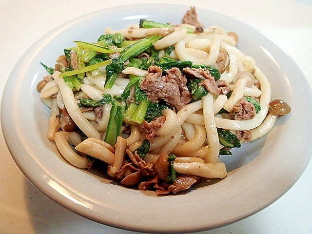 牛肉としめじと小松菜の焼きうどん