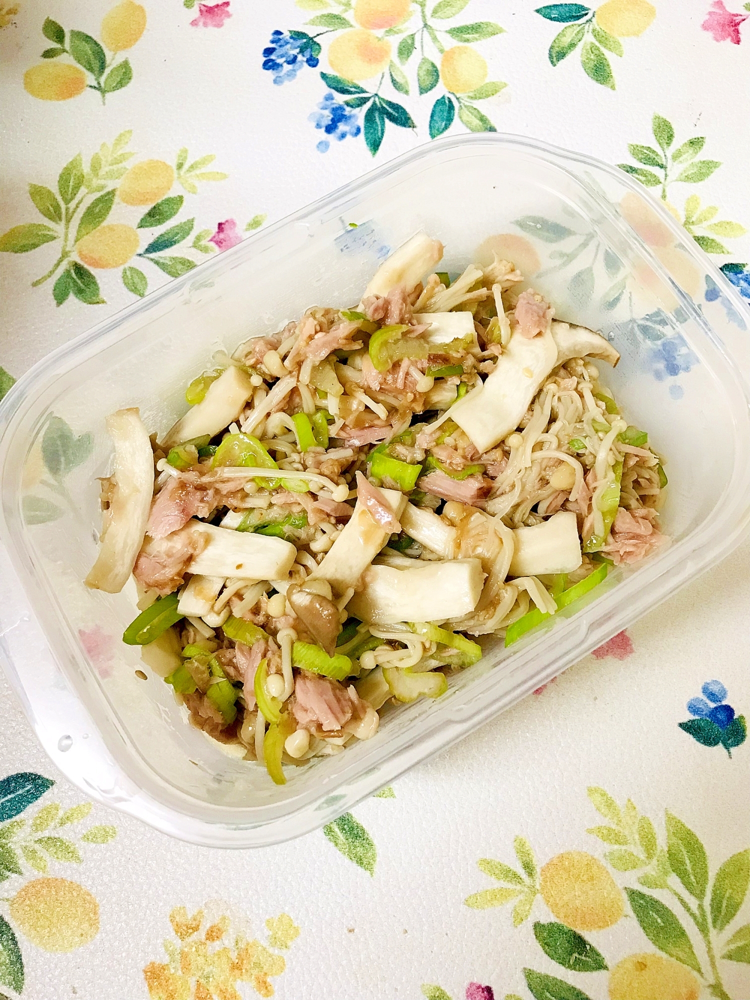 えのきとエリンギとツナの葱塩和え