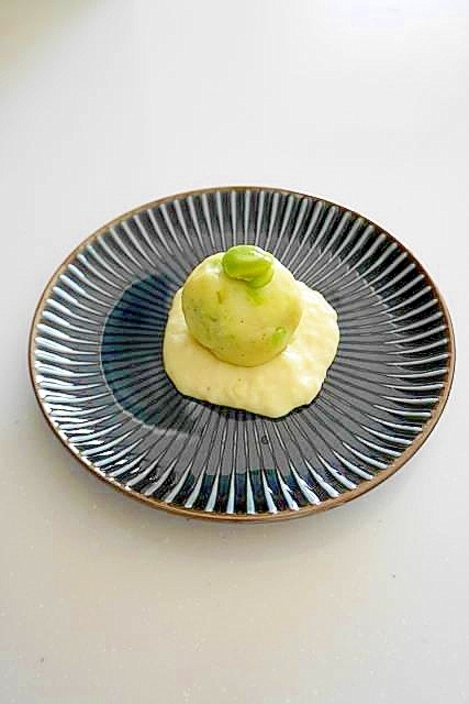 そら豆のマッシュポテト ホワイトソース添え