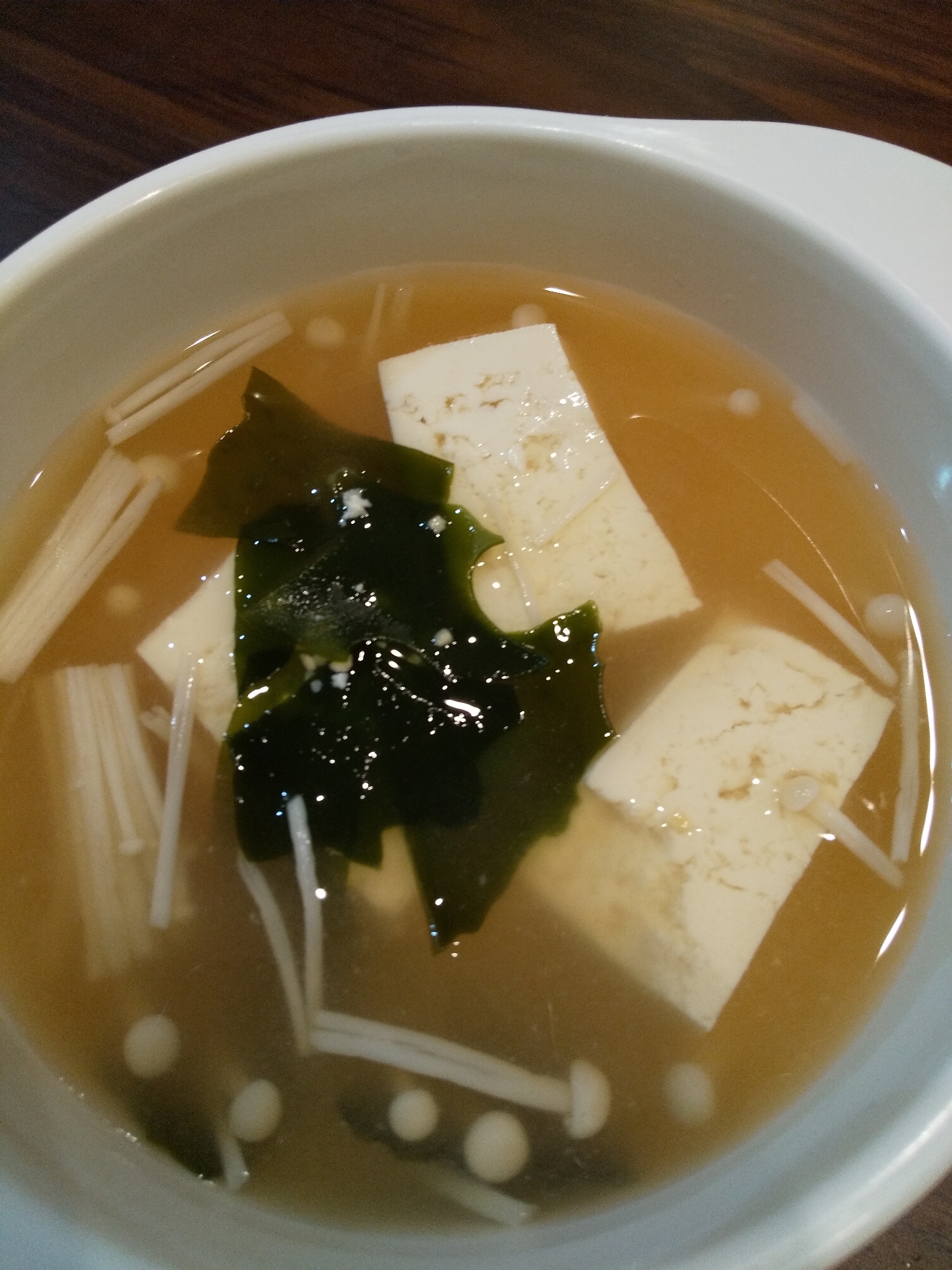 豆腐とエノキとわかめのお味噌汁