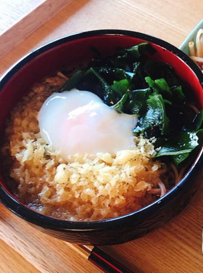 ワカメ入りたぬきうどん