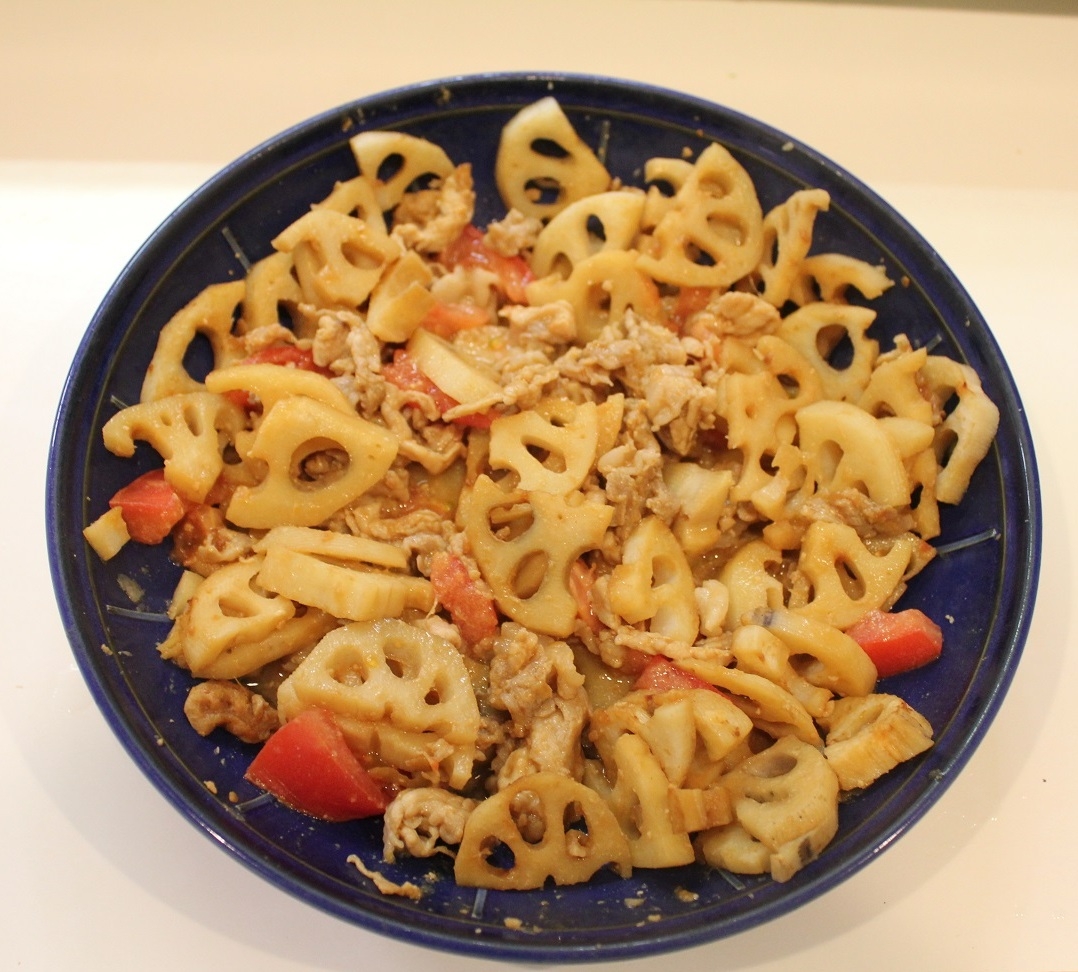 レンジで簡単　豚肉れんこんトマトの生姜味噌煮