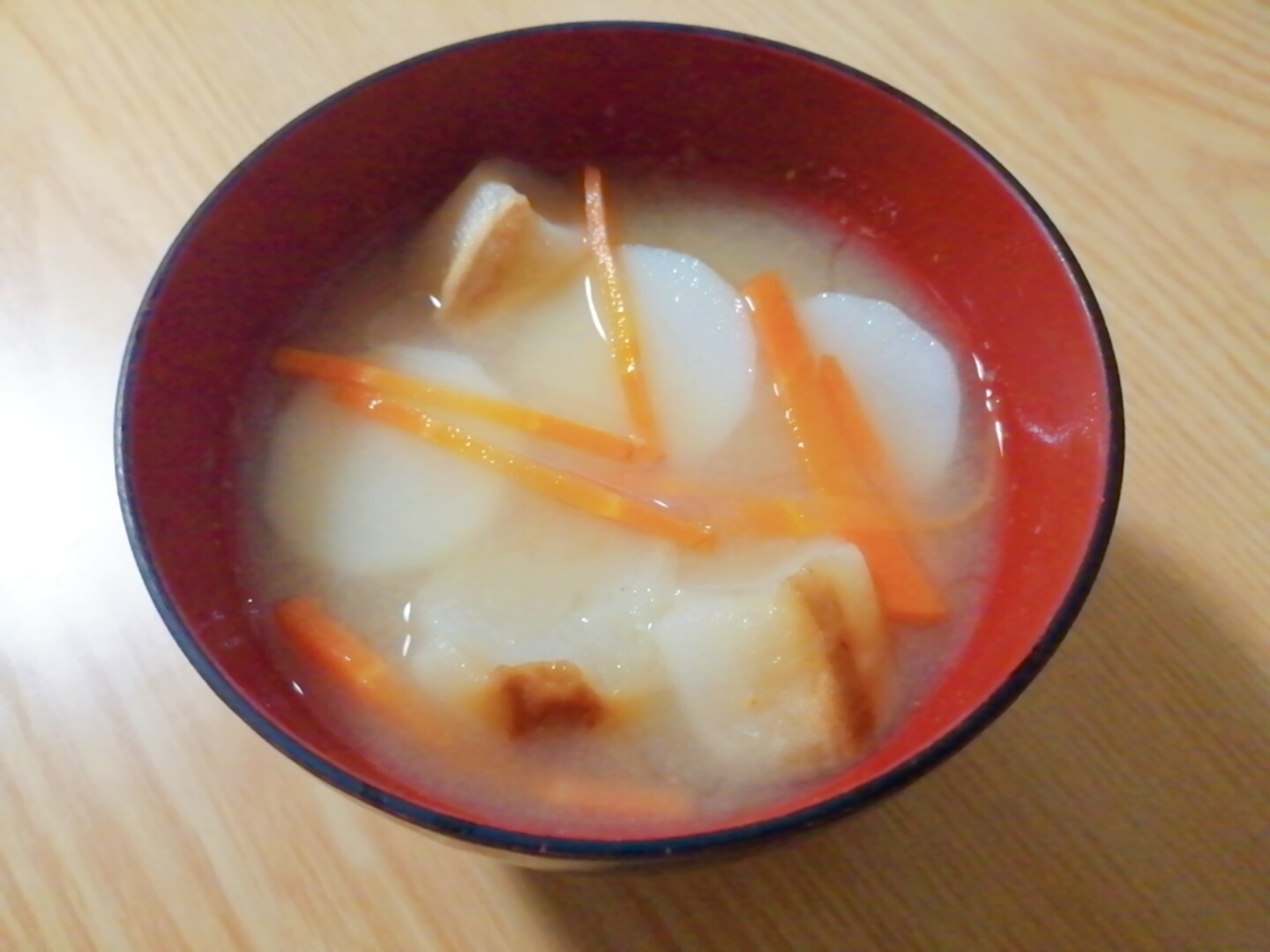 長芋と人参と麩の味噌汁