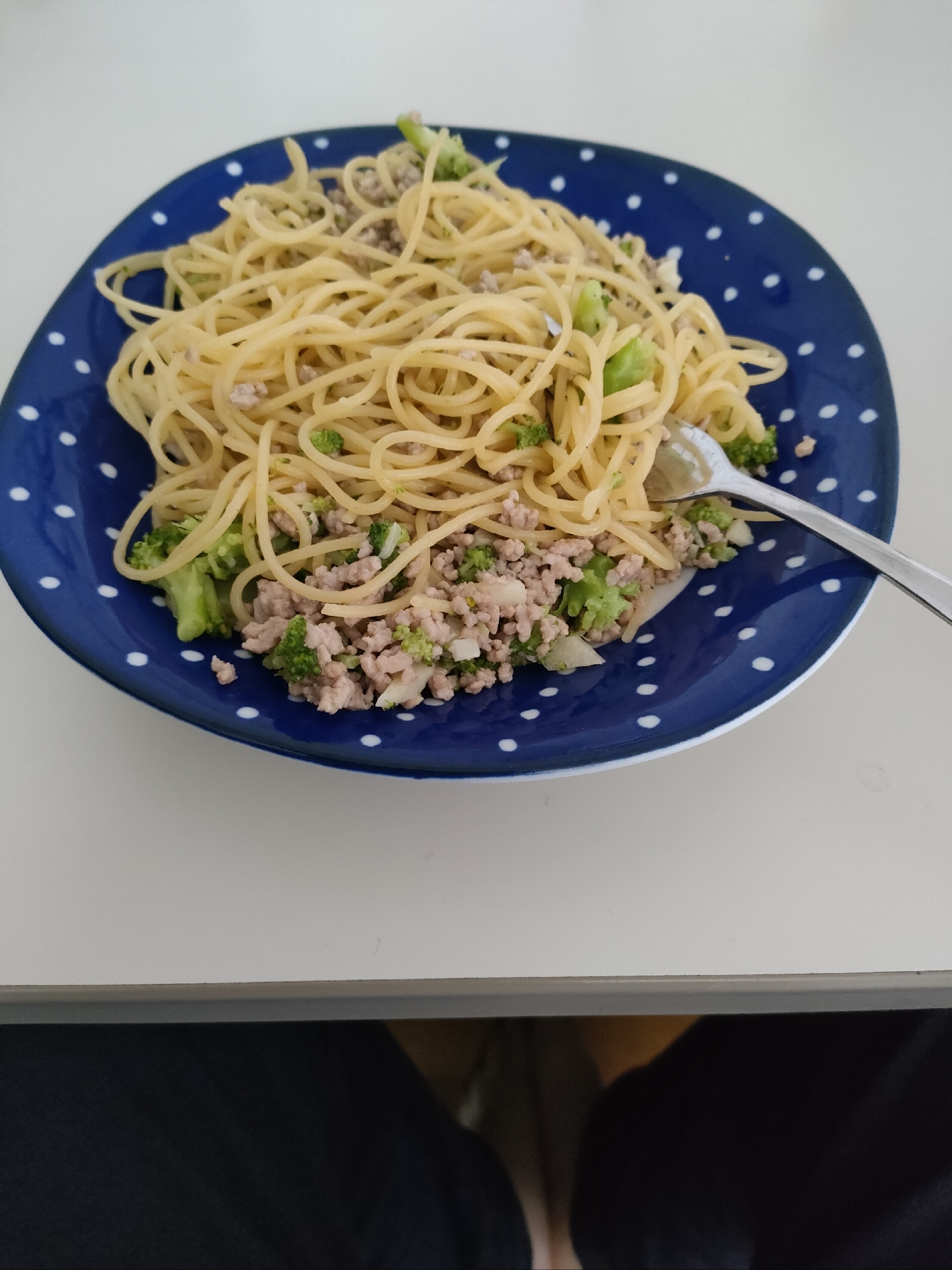 ブロッコリーとひき肉のモチモチパスタ