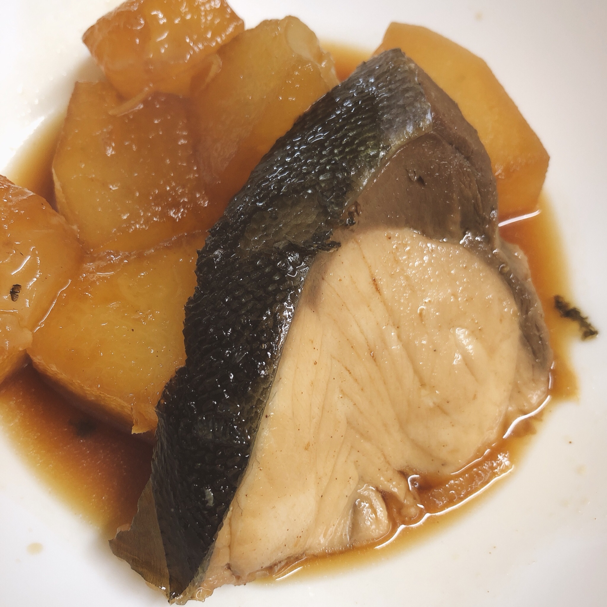 簡単♪美味しい♪ブリと冬瓜の煮付け