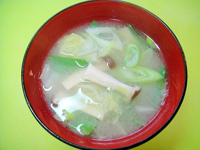 白菜と長葱エリンギの味噌汁
