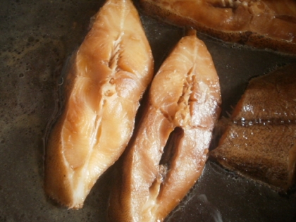 フライパンで煮魚！　からすがれいの煮物
