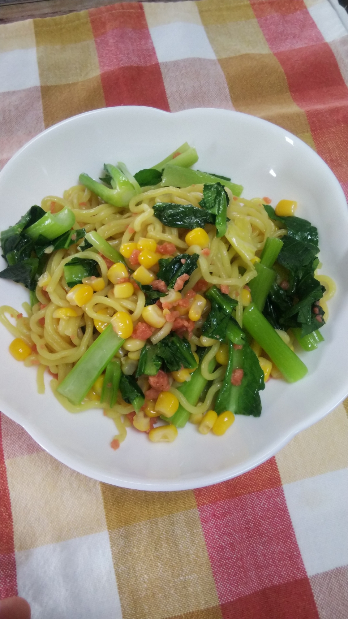 電子レンジで☆小松菜と鮭フレークの焼そば