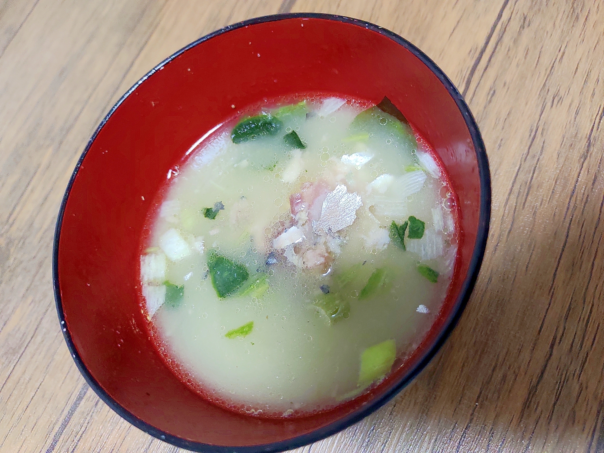 鯖とほうれん草の味噌汁