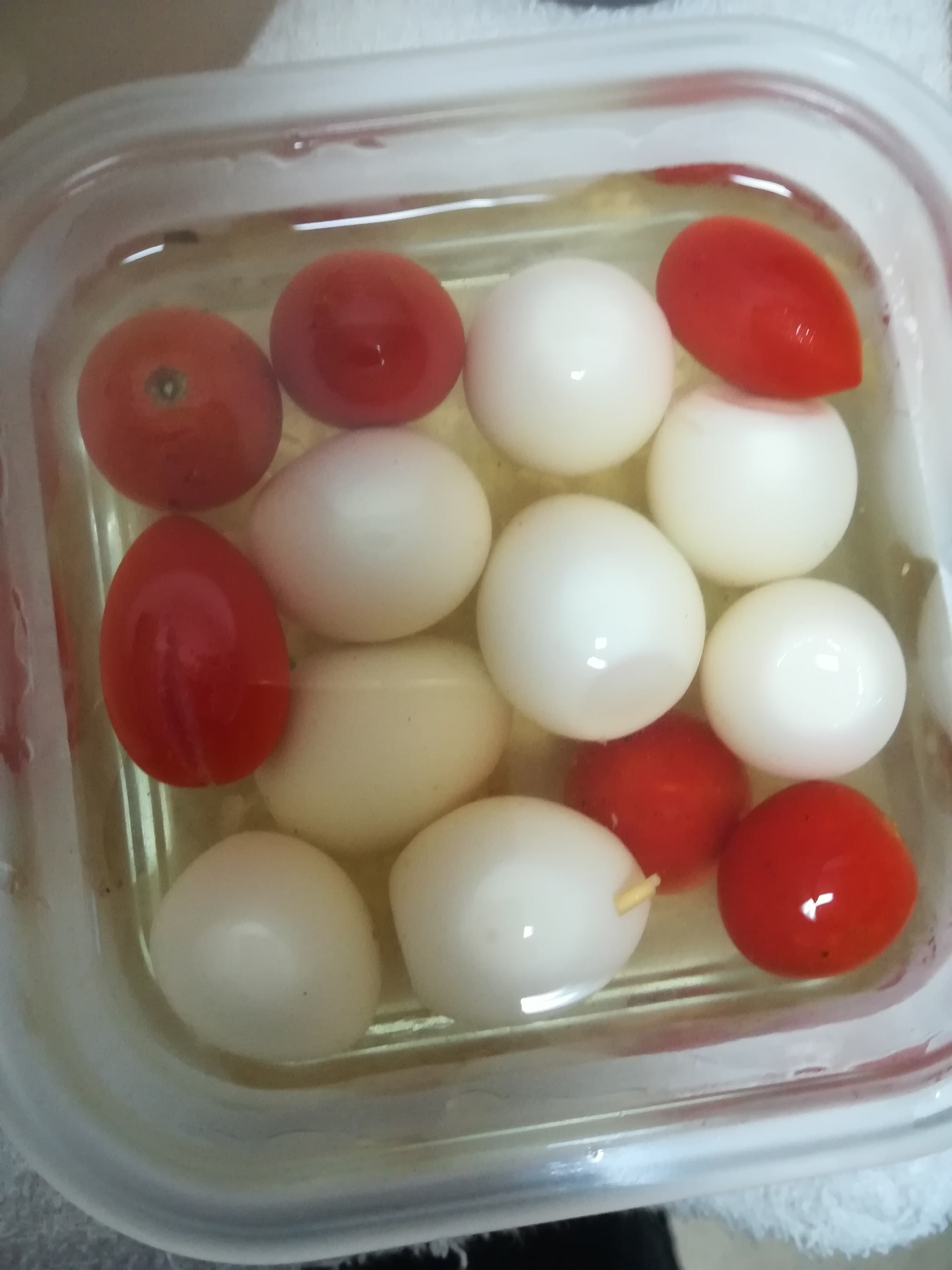 うずらの卵とプチトマトのピクルス