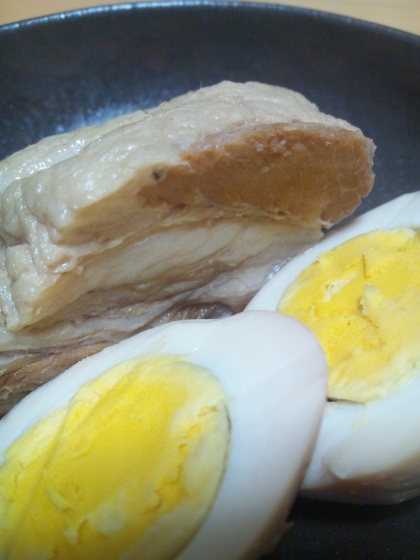 子供達の食べっぷりときたら…
煮汁はうどんに。味付けした余った煮汁はにんにくを足して、豚の薄切りを
フライパンで一緒に炒めました♪おいしかったです( ´艸｀)