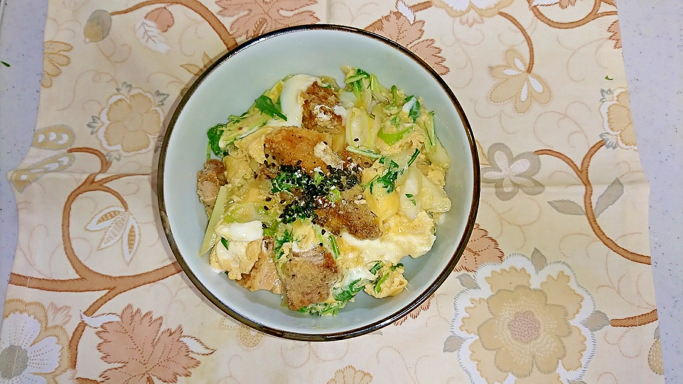 昨夜の残ったカツでお手軽お昼丼（かつ丼）