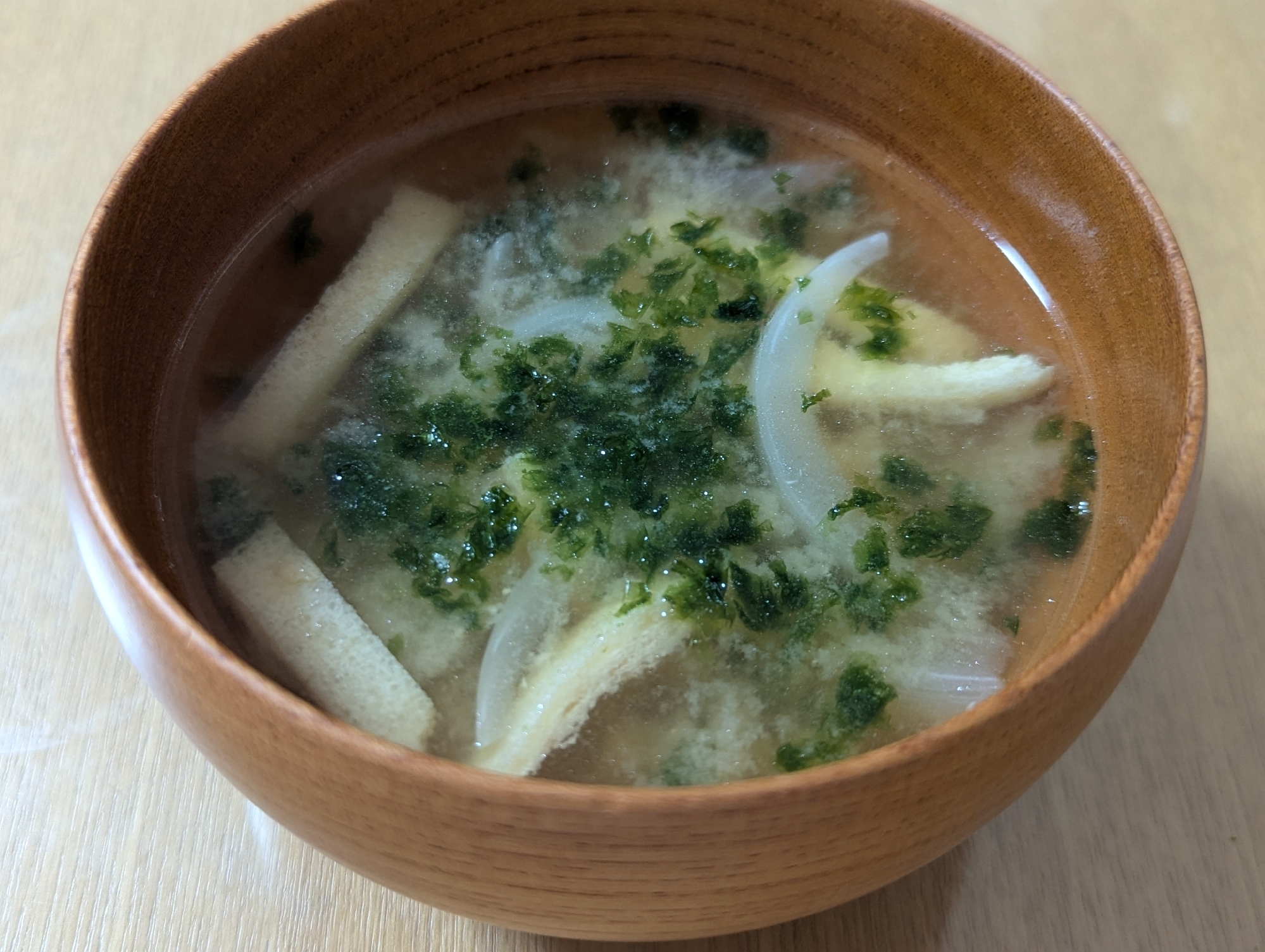 あおさ、たまねぎ、油揚げ、のお味噌汁