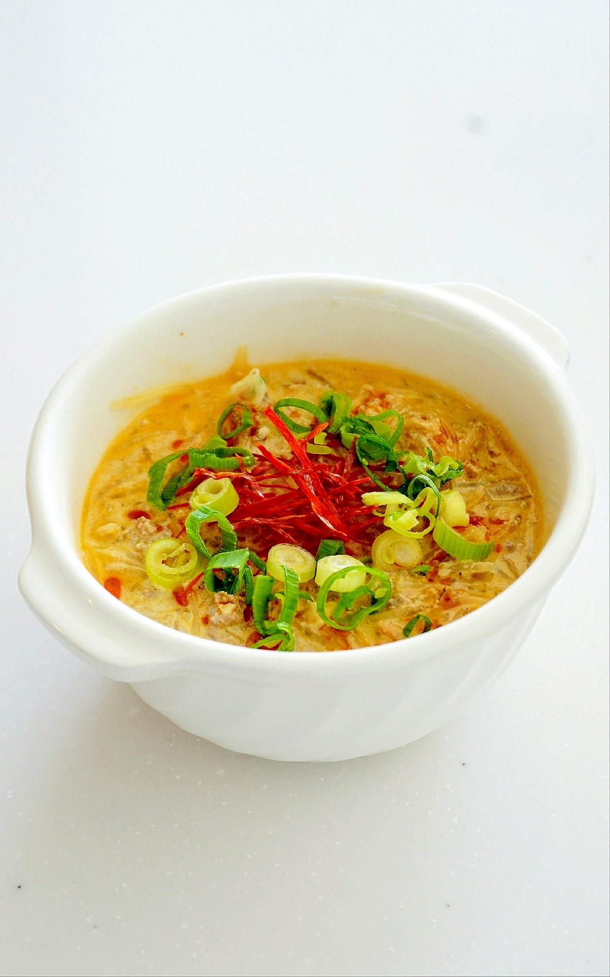 濃厚なピリ辛坦々スープが絶品！坦々春雨スープ