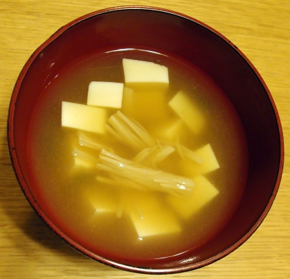 エノキと豆腐の味噌汁