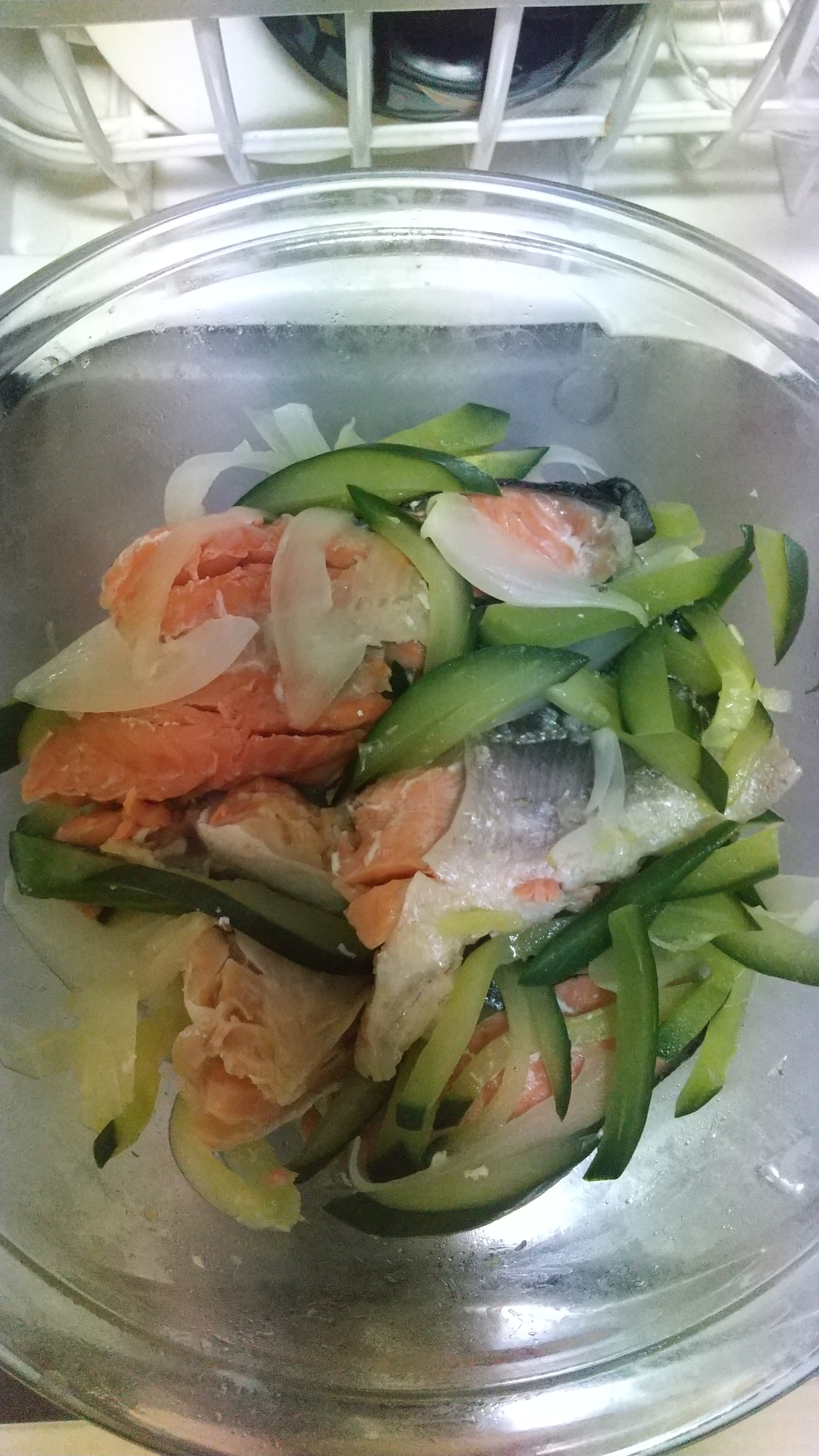塩鮭と野菜のレンチン蒸し