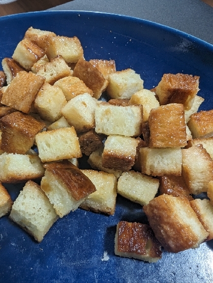１で覚える／バターひかえめ！レンジで食パンラスク