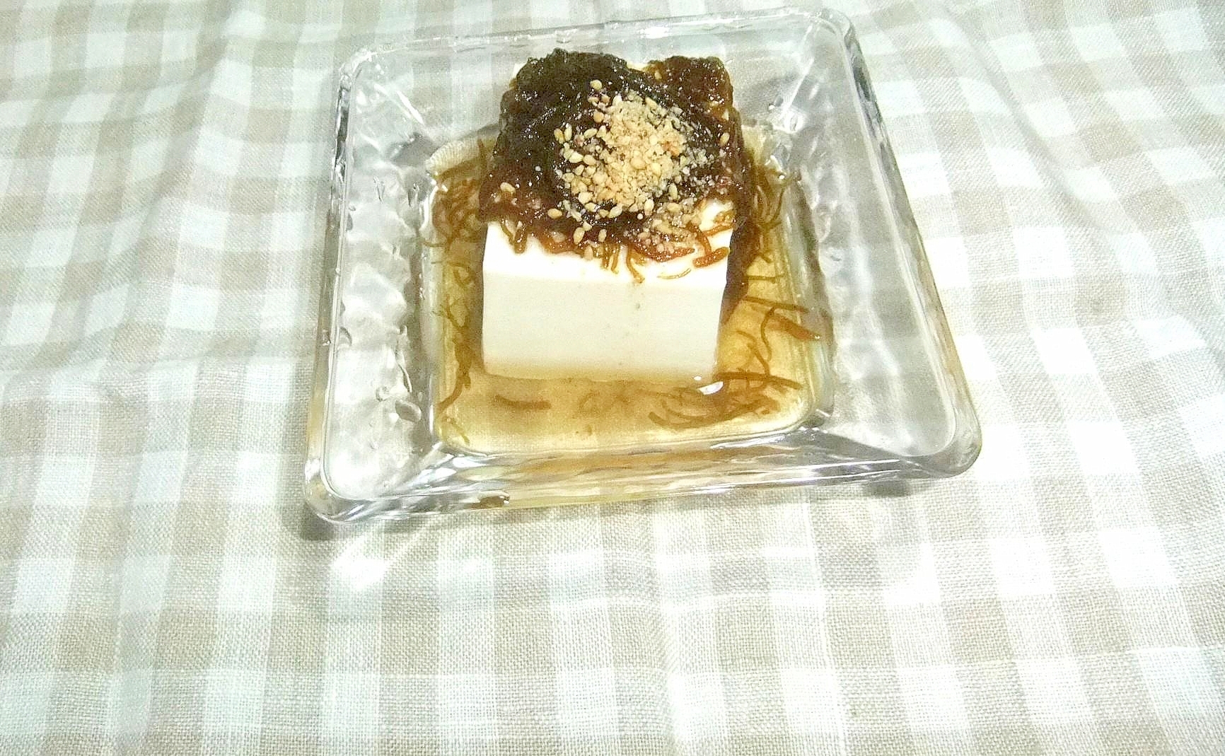 モズクと白胡麻の冷奴